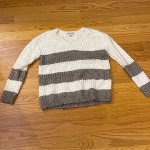 Knox rose sweater size large